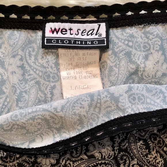 VTG.”WET SEAL”—90’s FLORAL GRAY SKIRT—BEADS AT HEM!! (EUC/1—OWNER–ME/LIKE NEW)!! - Picture 4 of 5